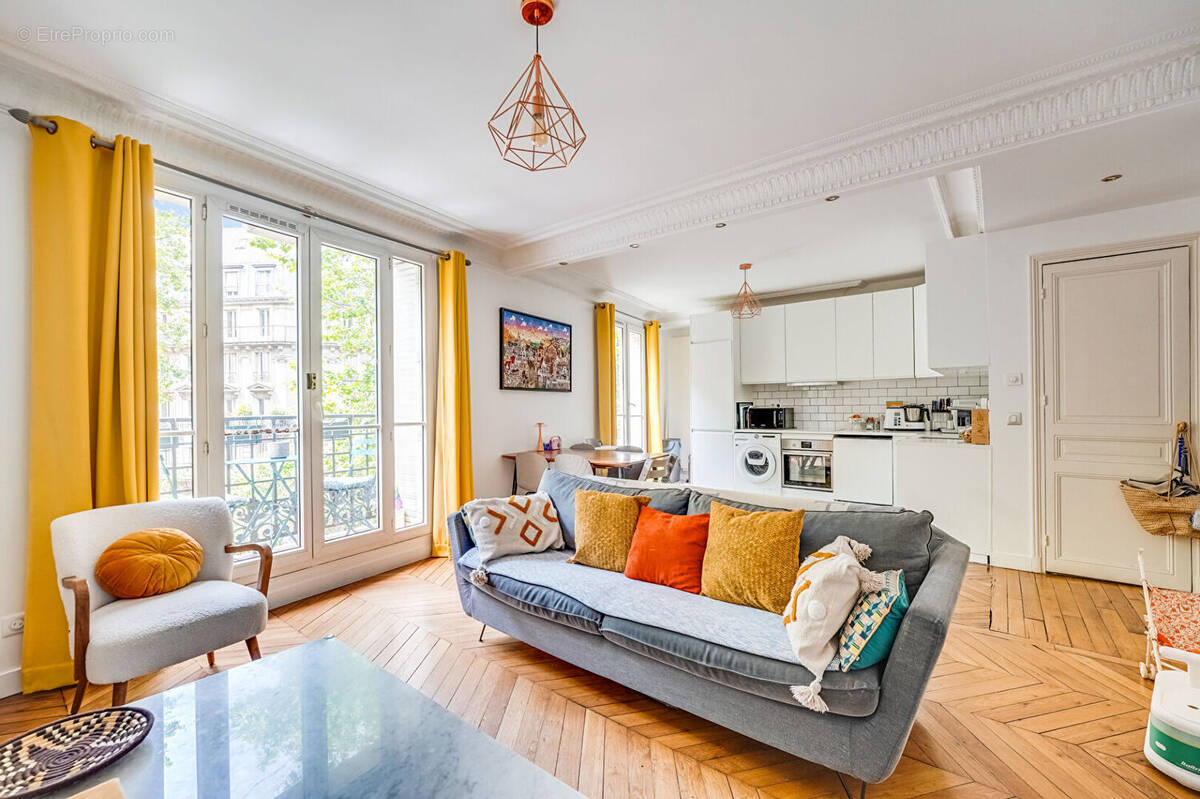 Appartement à PARIS-18E
