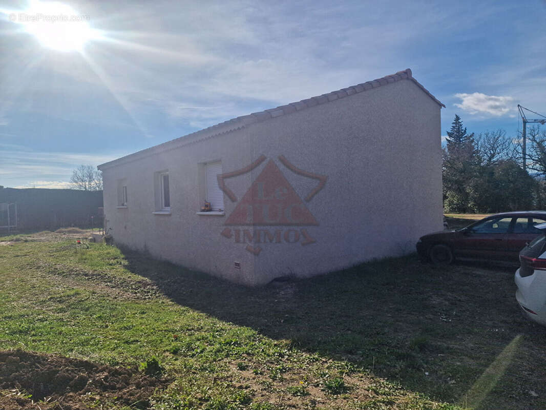 Maison à SAINT-JEAN-DE-MARUEJOLS-ET-AVEJAN