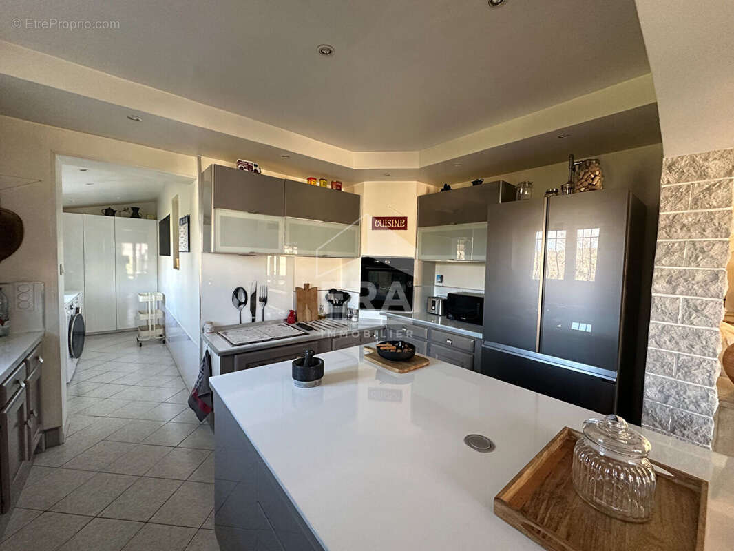 Maison à NANS-LES-PINS