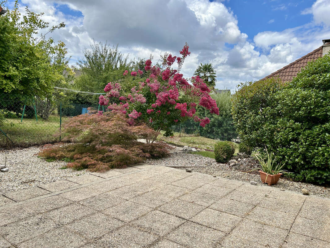 Maison à SAINT-PANTALEON-DE-LARCHE