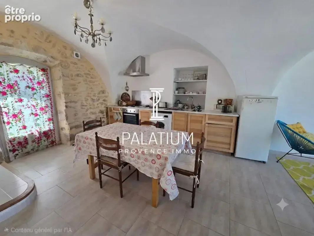 EXCLUSIVITE ! MÉNERBES (84) – Maison en pierre de 100 m² avec dépendances aménageables et plus de 3 hectares de vignes - photo 5