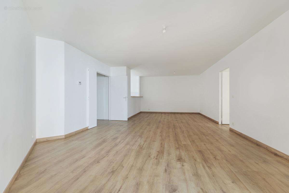 Appartement 76 m² à Levallois-Perret  - photo 4