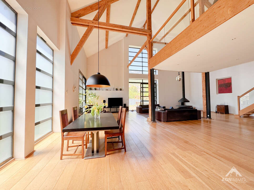 Maison à THOIRY