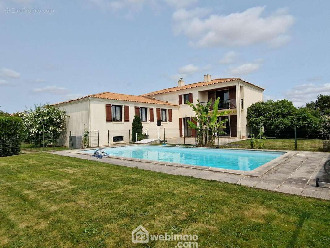 Façade sud ouest - Maison à LA ROCHE-SUR-YON