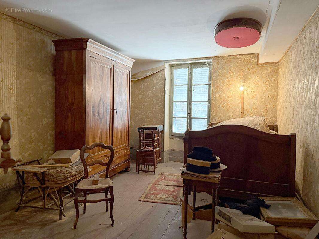 Maison ancienne de 138 m2 avec dépendances - photo 5
