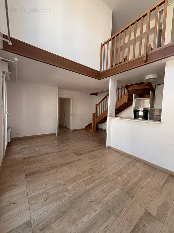 Appartement à EZANVILLE