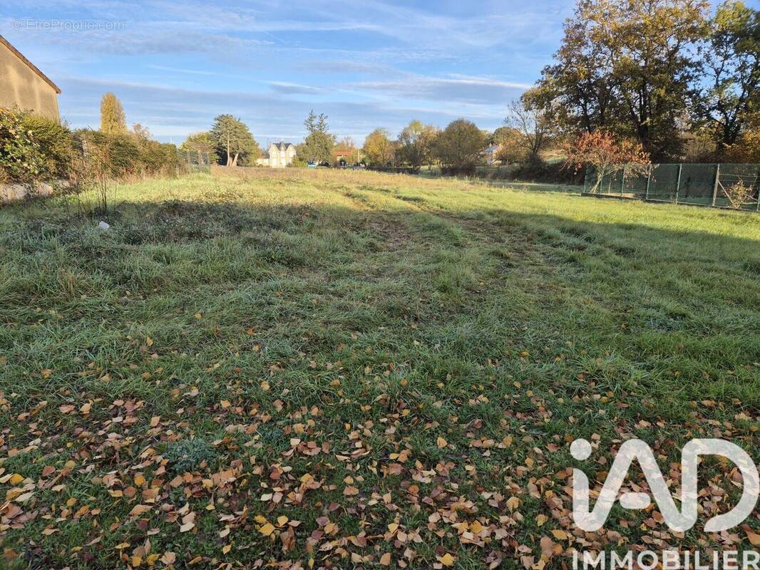 Photo 1 - Terrain à CERSAY