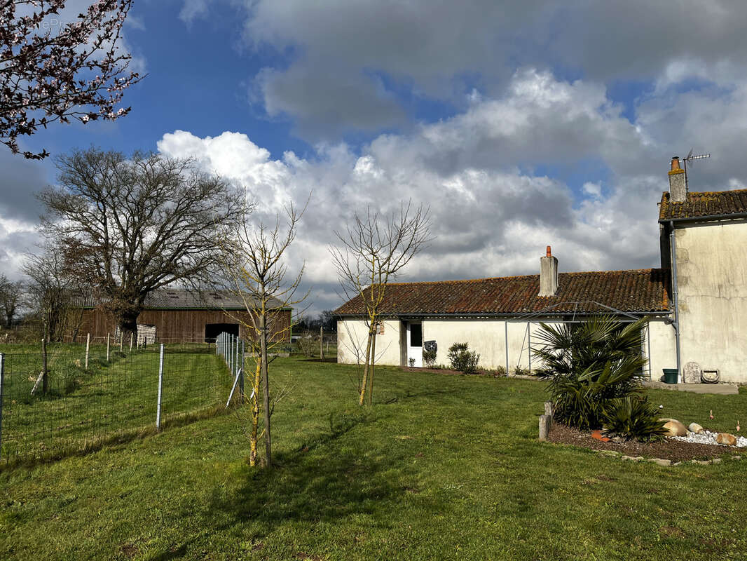 Maison à LA CHAPELLE-SAINT-LAURENT