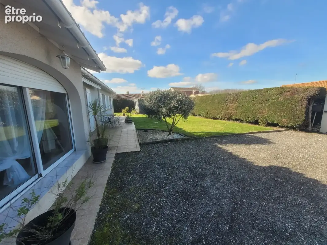 Maison à vendre avec jardin et piscine - photo 4