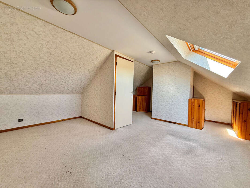 Maison à SAINT-JEAN-DE-BRAYE