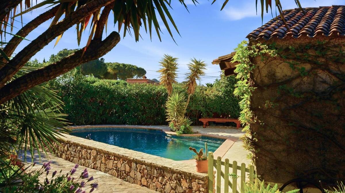 Photo 1 - Maison à CARQUEIRANNE