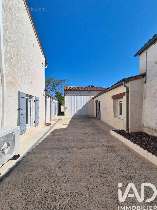 Photo 1 - Maison à NUAILLE-D'AUNIS