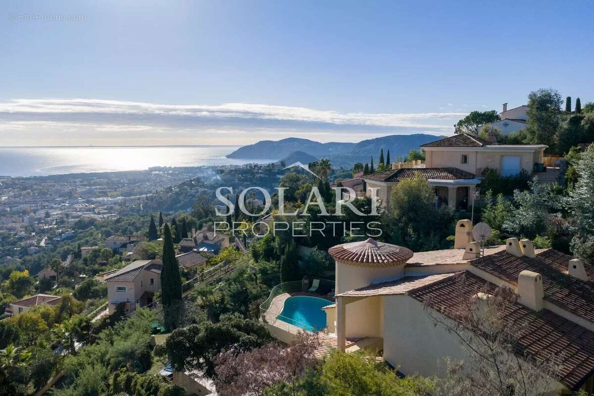 Maison à MANDELIEU-LA-NAPOULE