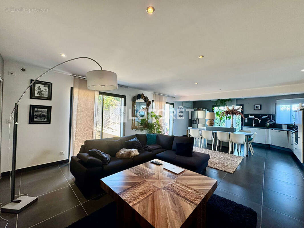 Maison à VILLENEUVE-DE-LA-RAHO