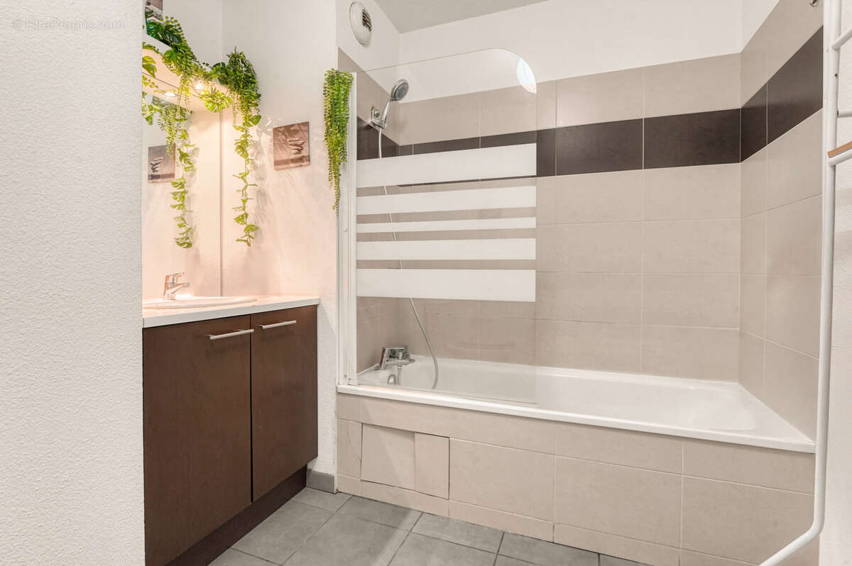 À vendre ! Appartement T2 de 40 m2 en rez-de-jardin   Quartier Lalande - photo 11