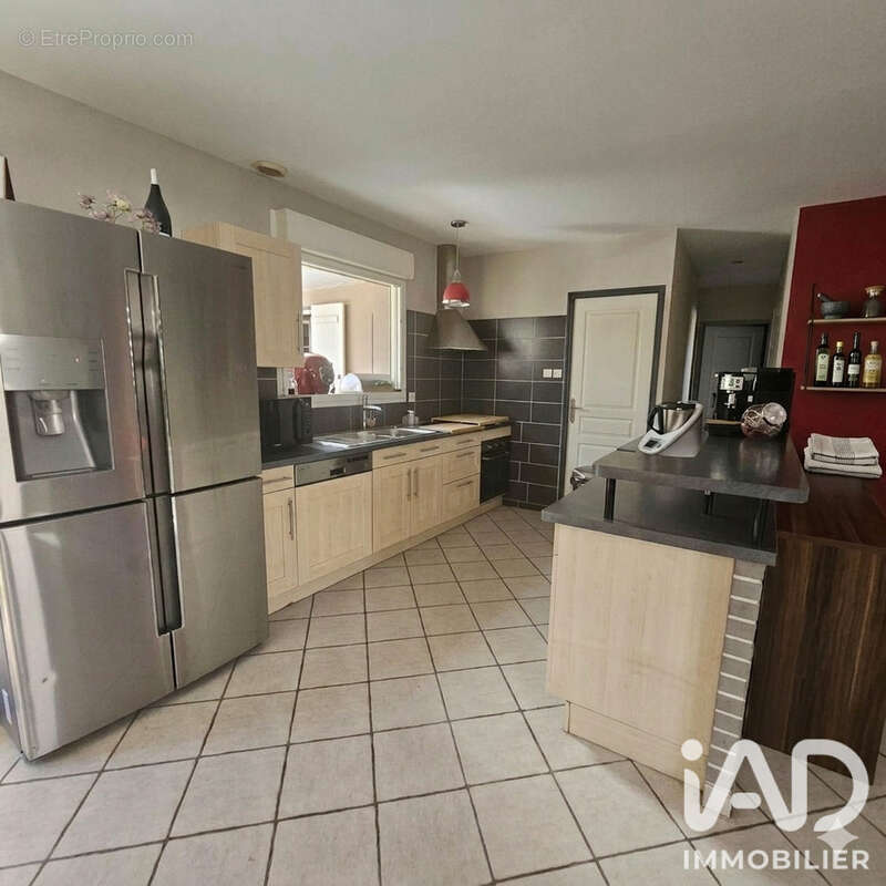 Maison 170 m² à Jarze  - photo 4