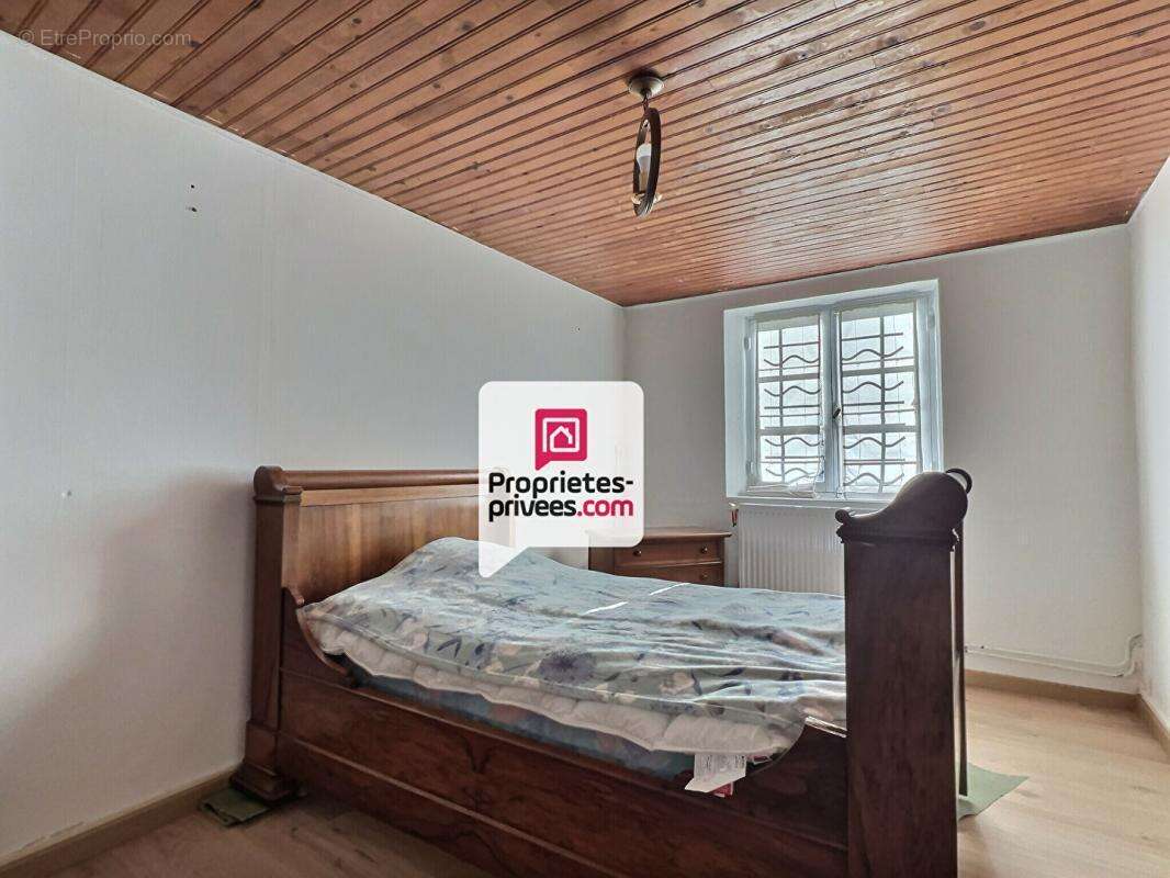 Maison à CHATEAU-L'EVEQUE