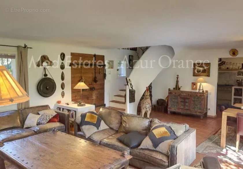 Maison à LA GARDE-FREINET