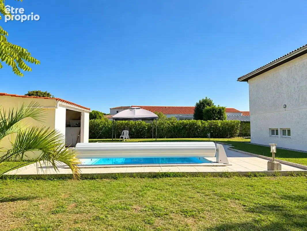 Maison de caractère aux beaux volumes, avec piscine et pool house - photo 18