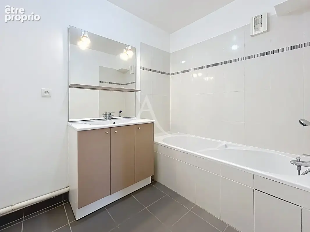 Appartement T3 en rez-de-jardin avec terrasse et parking privatif - SAINT-AVERTIN - photo 10