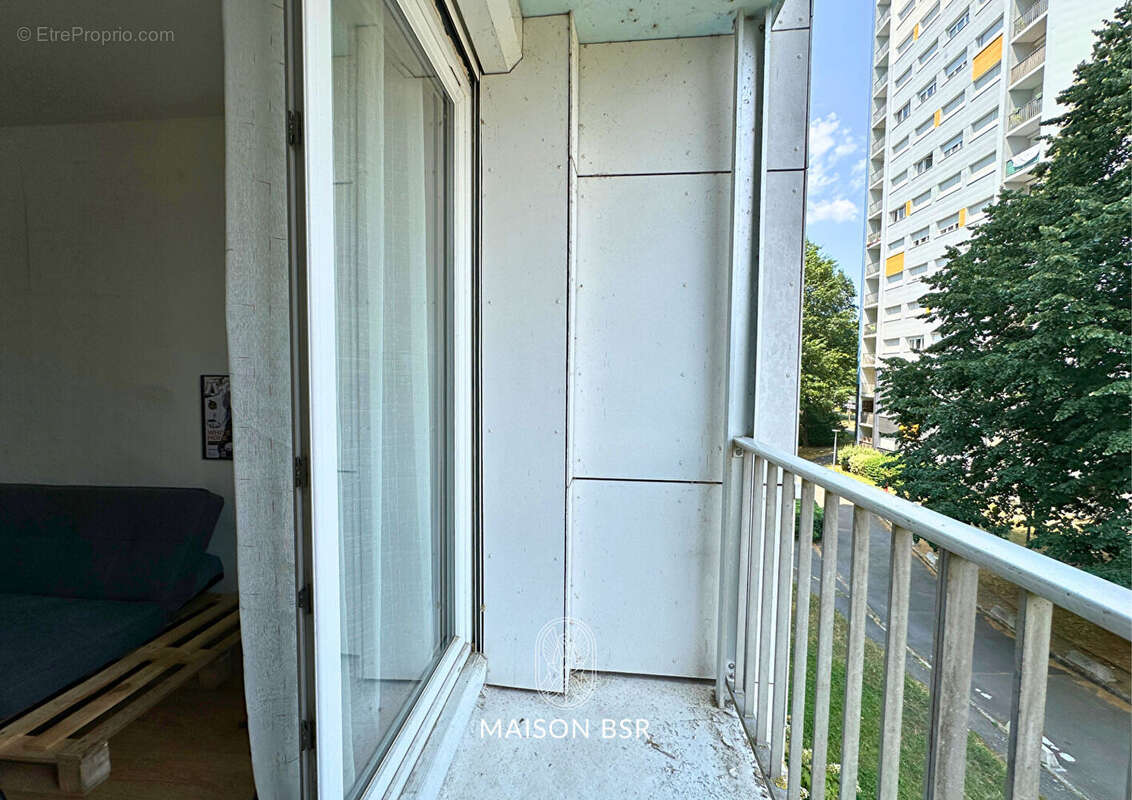 Appartement T2 avec balcon, parking et cave - photo 3
