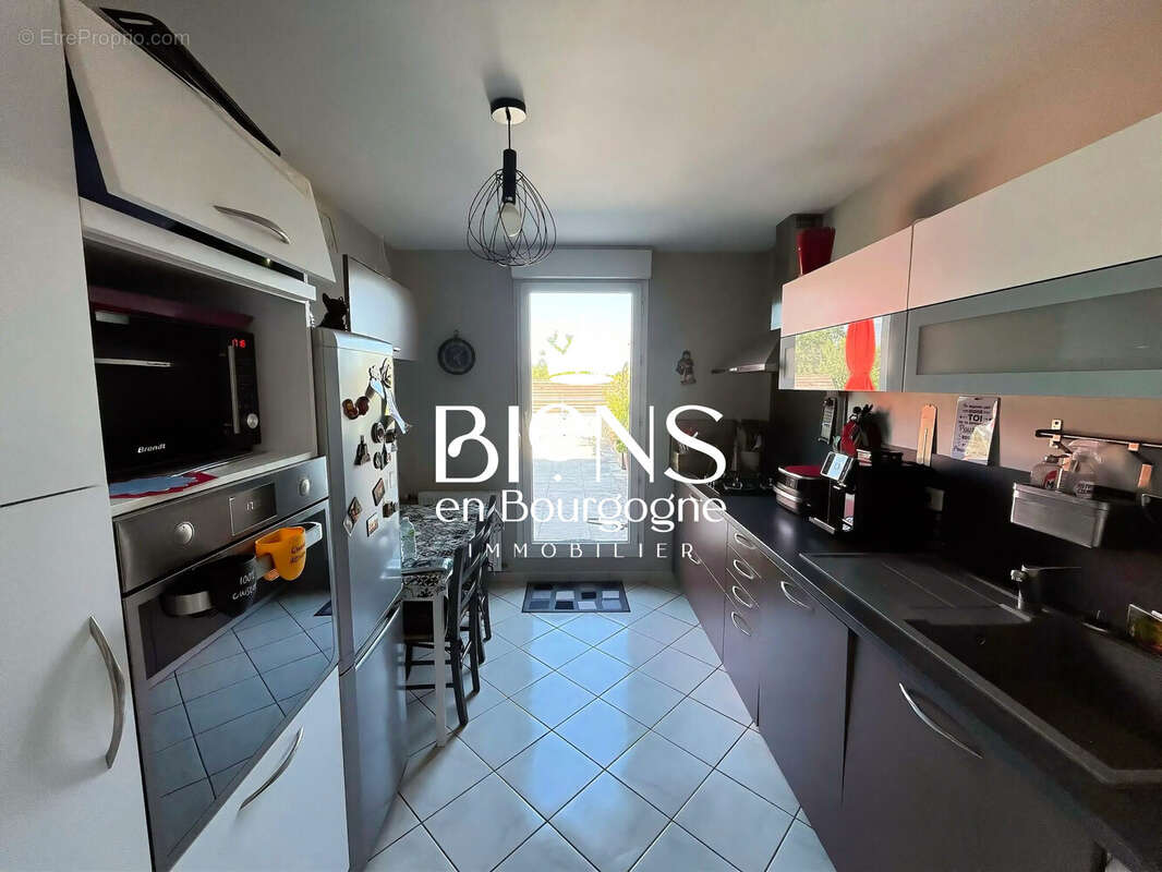 Appartement 91 m² à Longvic  - photo 7