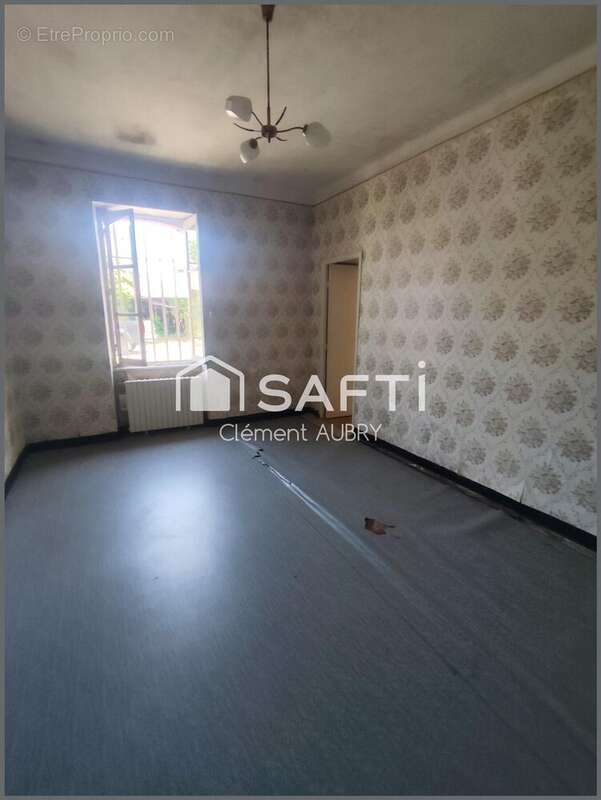 Maison 93 m² à Saint-Pierre-La-Cour  - photo 7