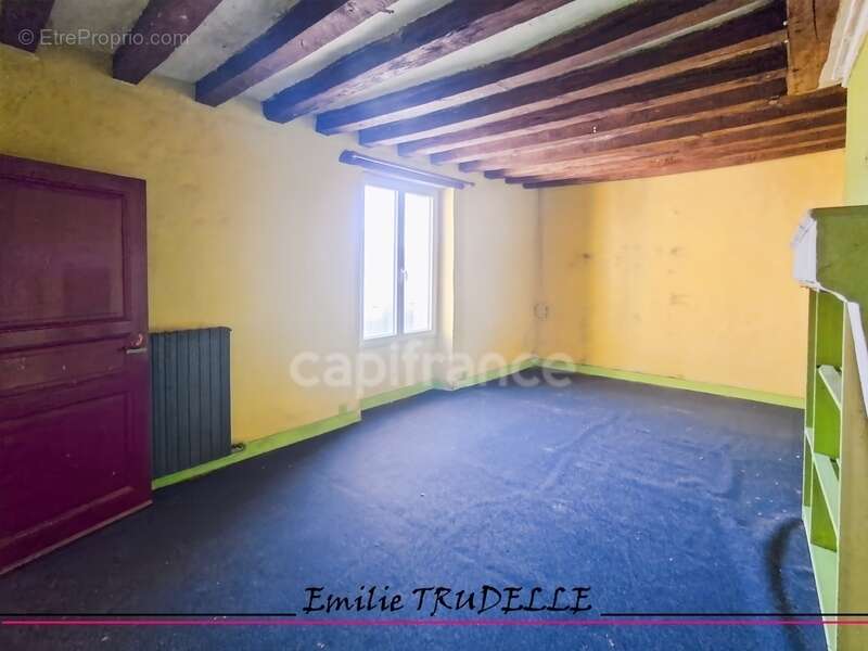 Maison à SAINT-VINCENT-DU-LOROUER