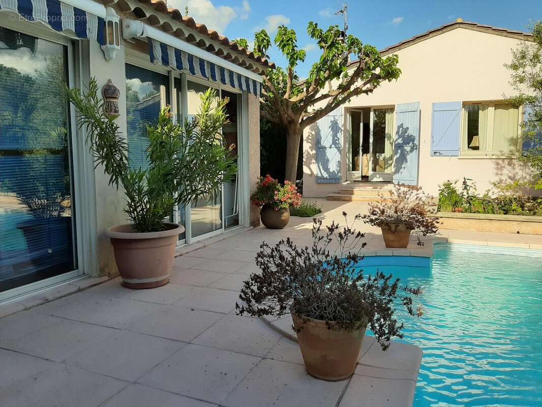 Maison 880 m² à Saint-Remy-De-Provence  - photo 3