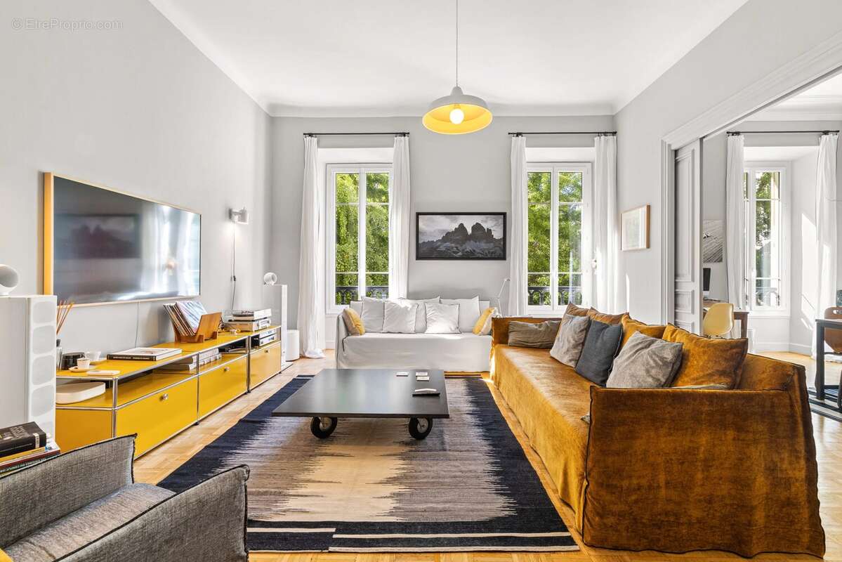 Élégant appartement bourgeois de caractère – 5 pièces – Calme absolu - photo 3