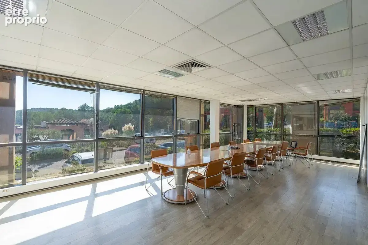 Commerce 1 331 m² à vendre à Valbonne (06560) - photo 2