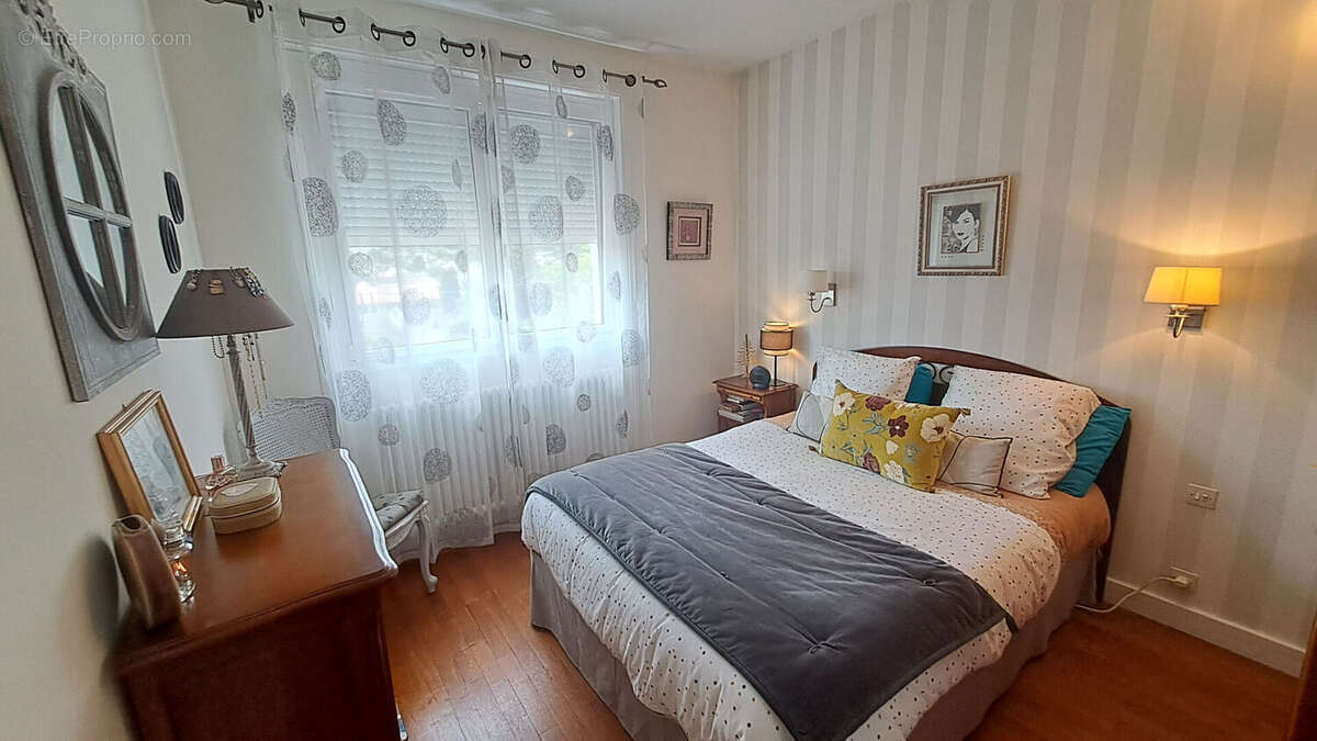 Maison à SAINT-REMY-LES-CHEVREUSE