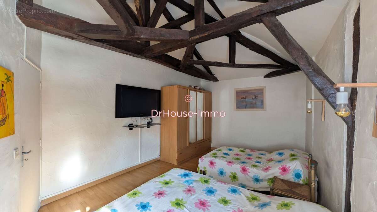 Maison à SAUGNAC-ET-CAMBRAN