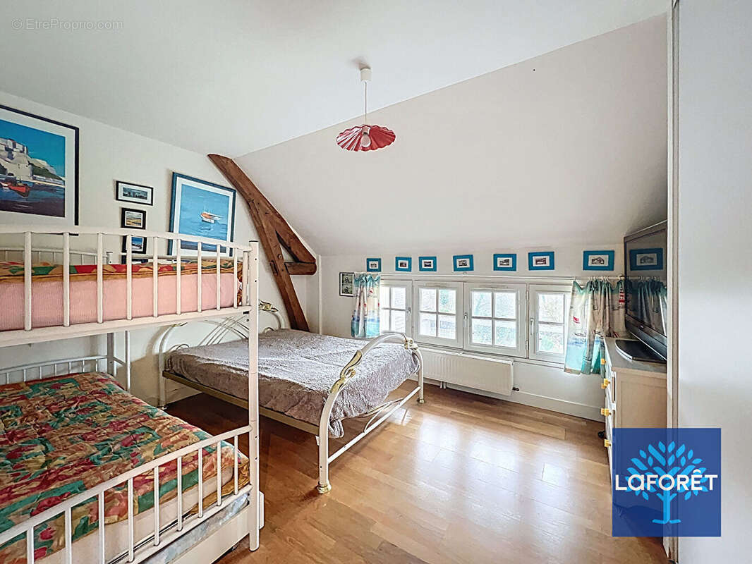 Maison à GUIGNEVILLE-SUR-ESSONNE