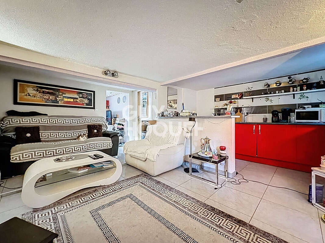 Maison - 5 pièces, 3 chambres - à vendre à Perpignan (66000) quartier Las Cobas - photo 8