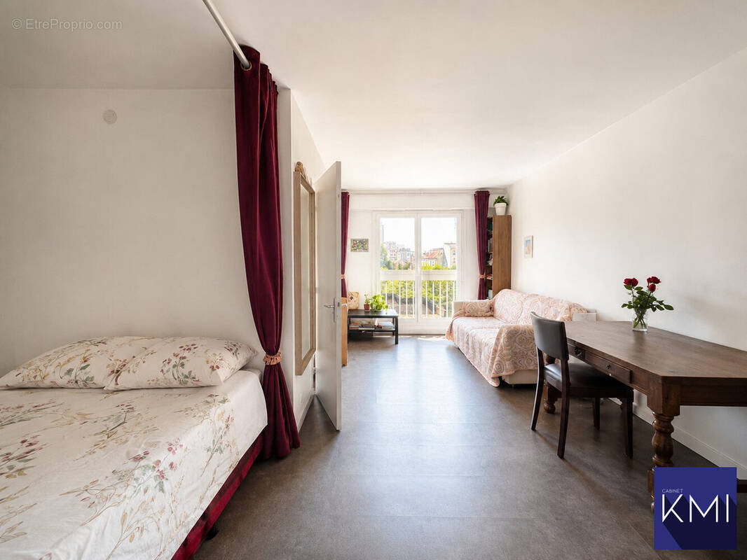 Appartement à PARIS-20E