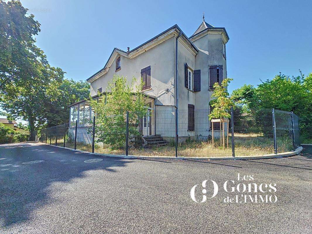 Écully   Élégante maison bourgeoise à réinventer, dans un éc - photo 13