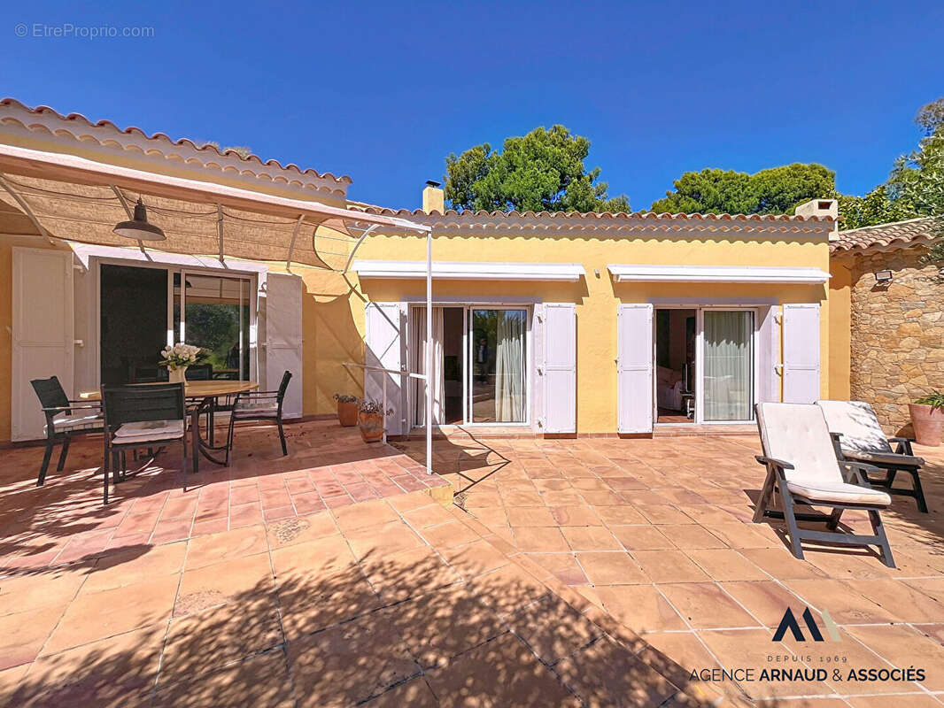 Magnifique maison (5 chambres) de plain-pied avec piscine - photo 2