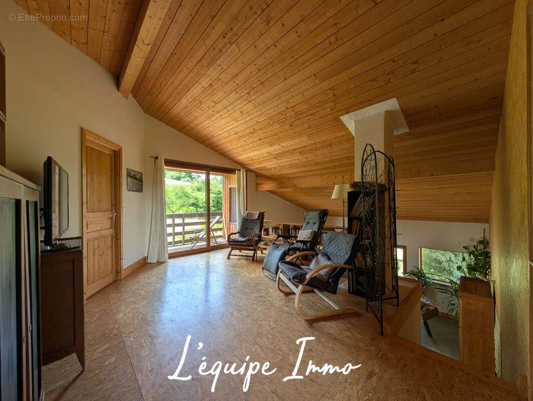 Maison à MONBLANC