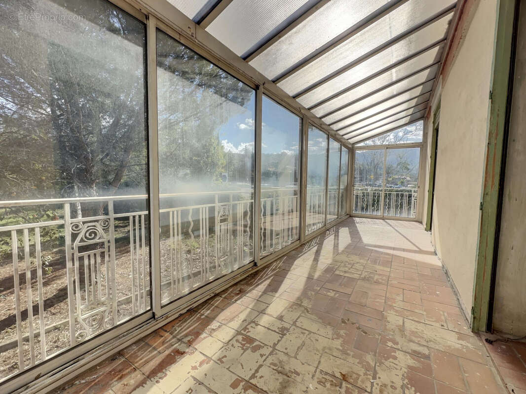 Maison bourgeoise des années 30 à Prades, sur parc - photo 11