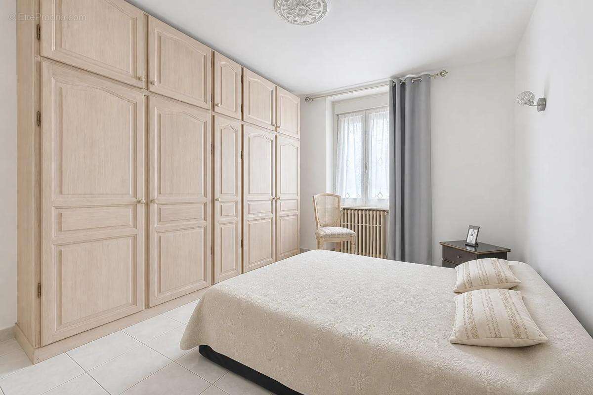 Maison de caractère de 7 pièces de 186 m² à Chécy - photo 16