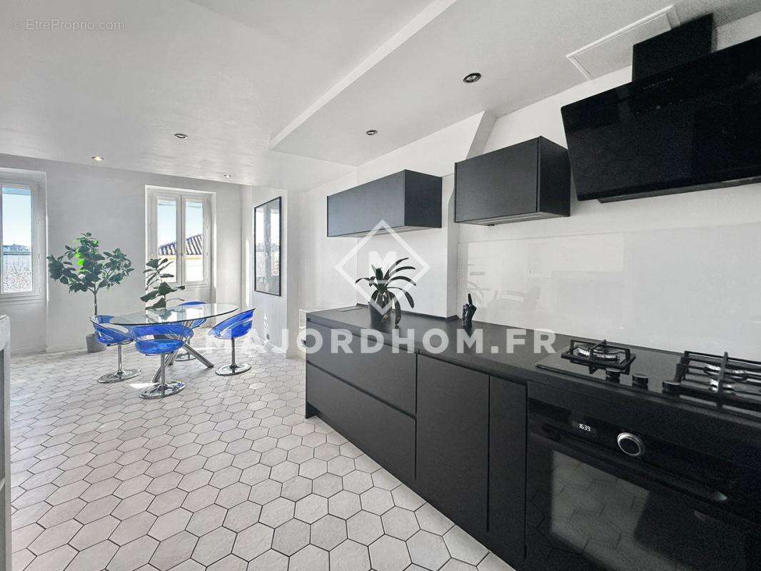 Appartement à MARSEILLE-4E