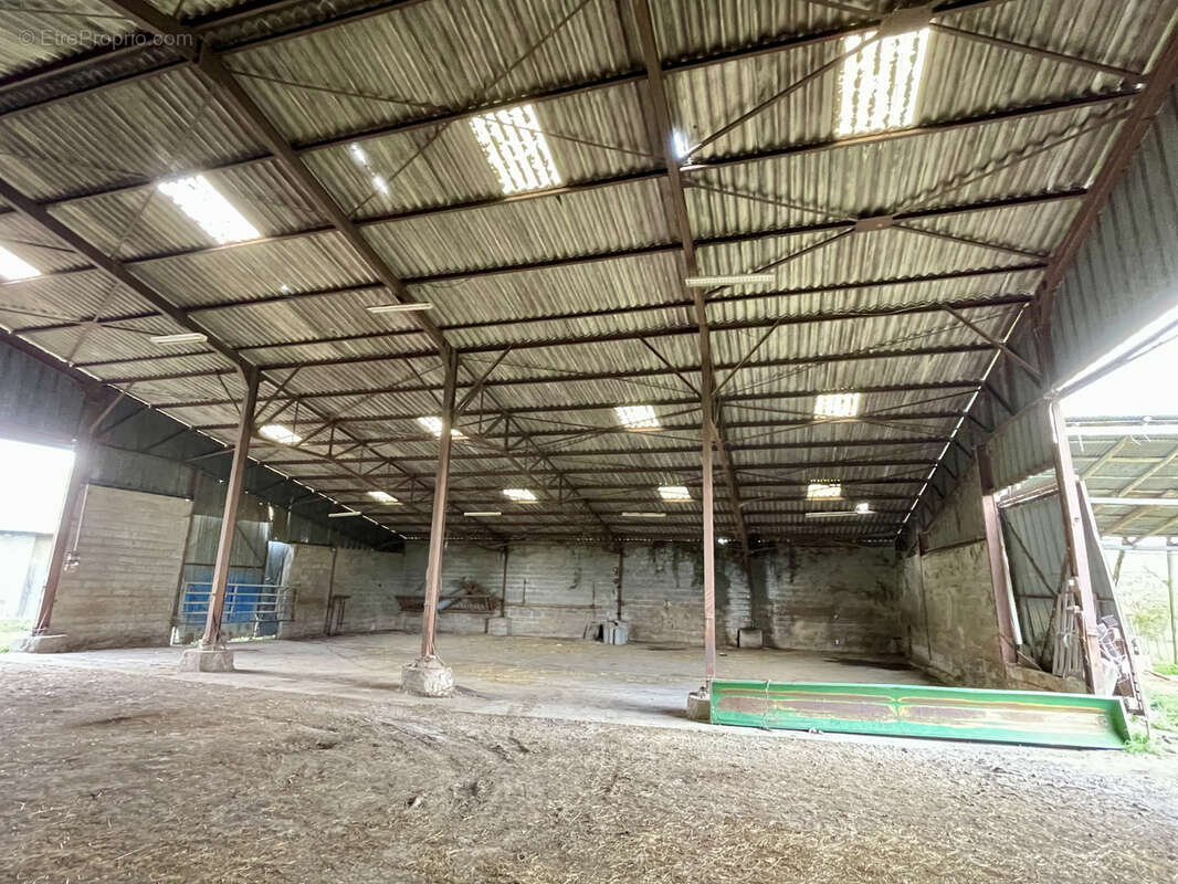 Terrain à VILLE-EN-VERMOIS