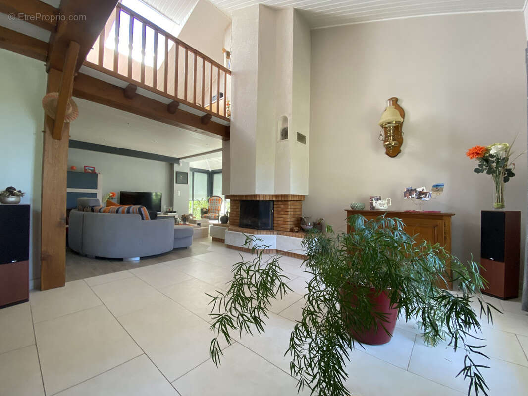 À Basse-Goulaine, maison d'environ 167 m2 - photo 7