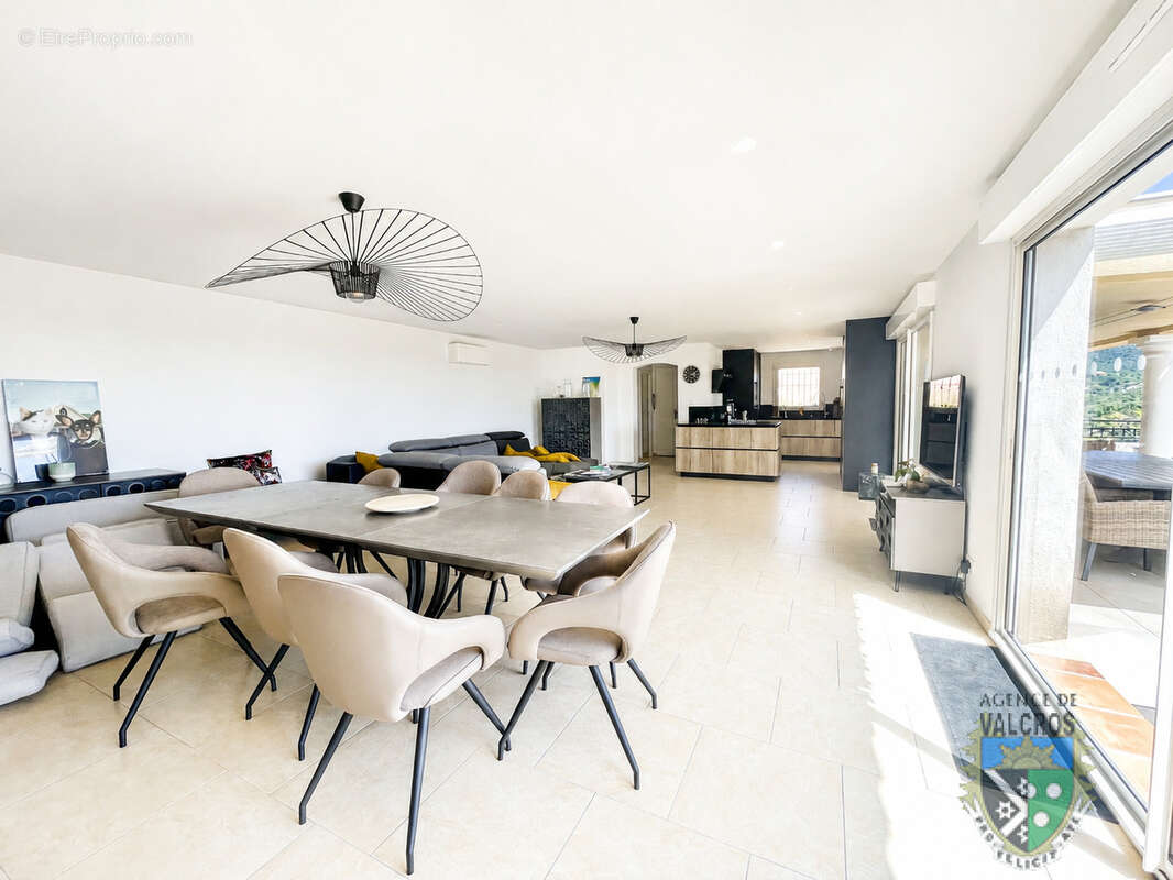 Maison à LA LONDE-LES-MAURES