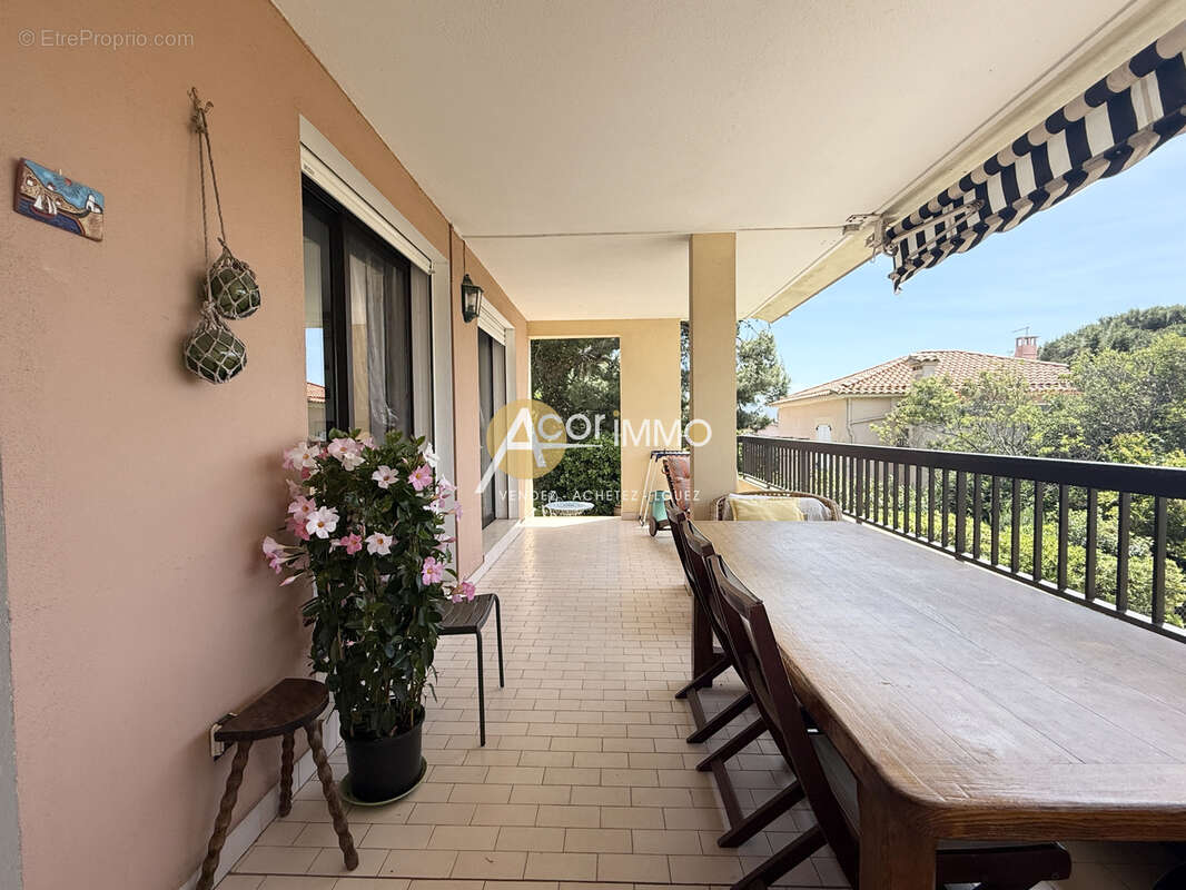 Appartement à SIX-FOURS-LES-PLAGES