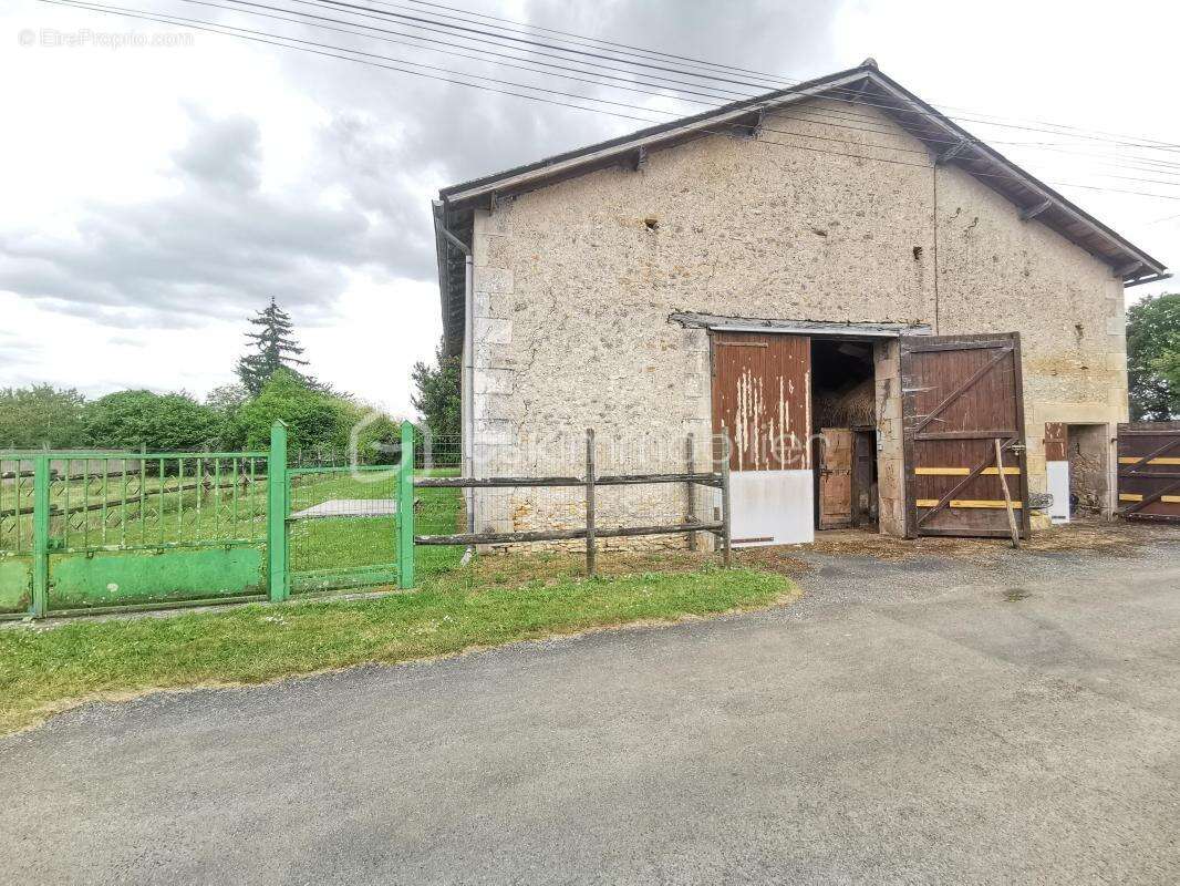 Maison à LEIGNES-SUR-FONTAINE