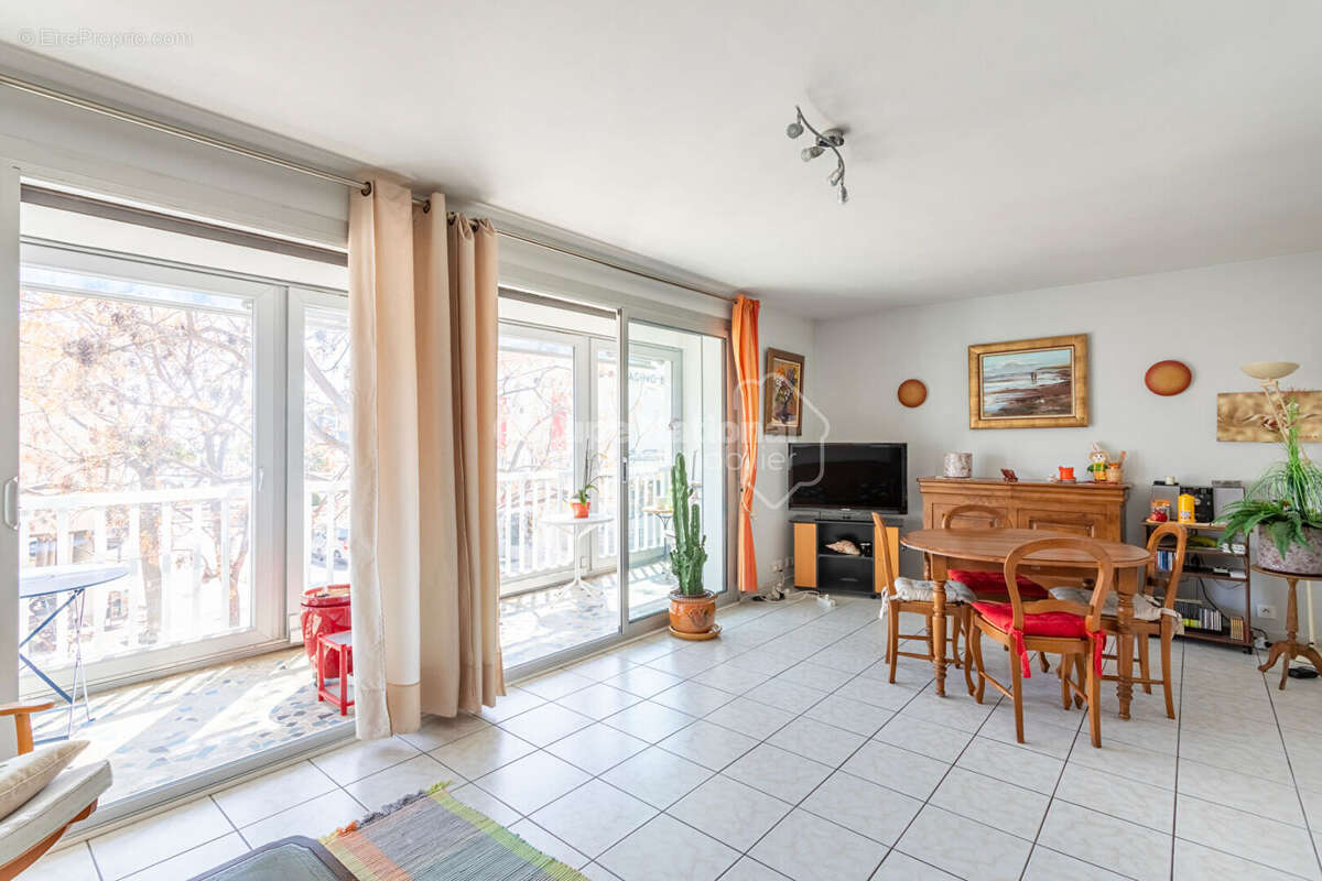 Appartement à CARRY-LE-ROUET
