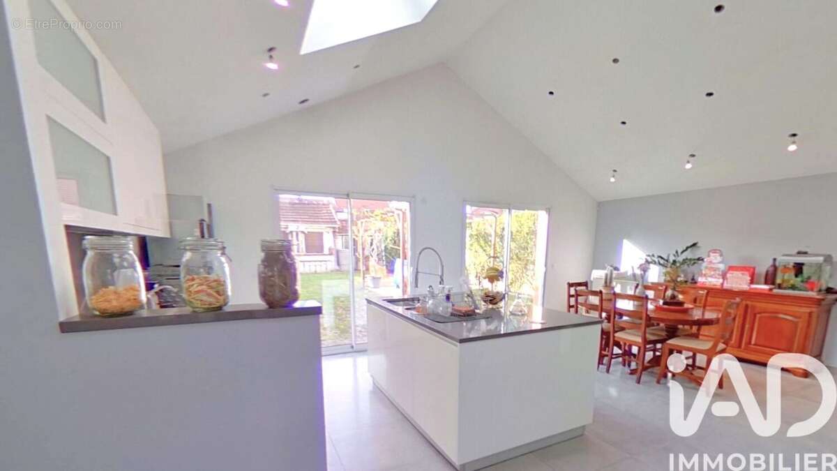 Photo 6 - Maison à VILLENEUVE-LE-ROI