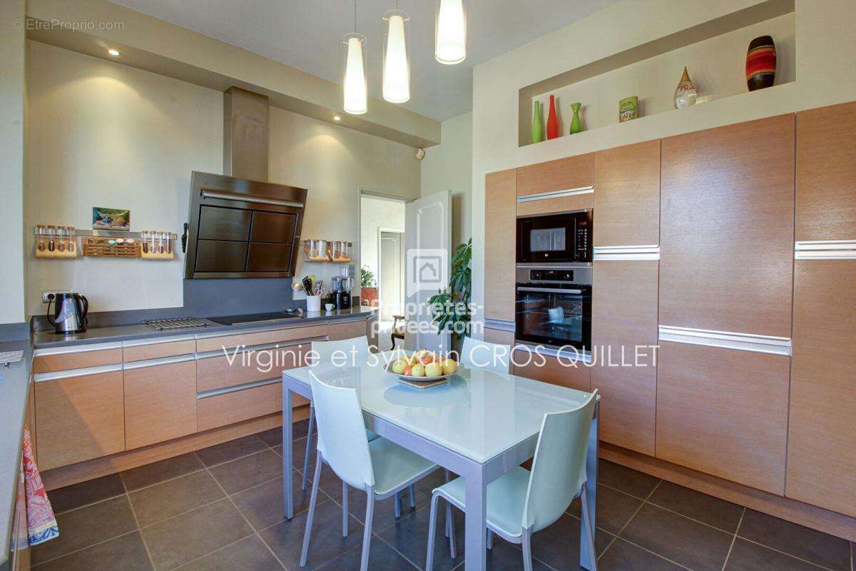 Belle villa Bourg Saint Bernard 7 chambres 215 m2 - photo 7